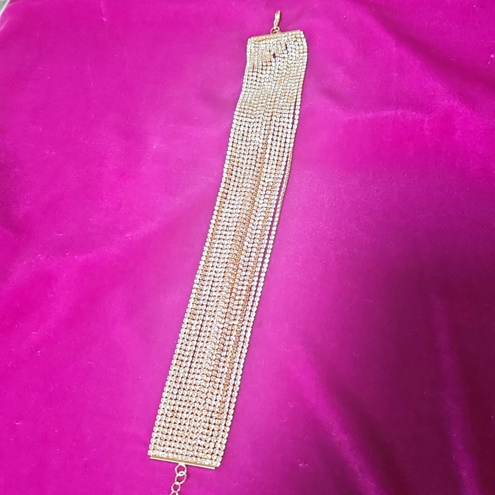 Rinestone chocker